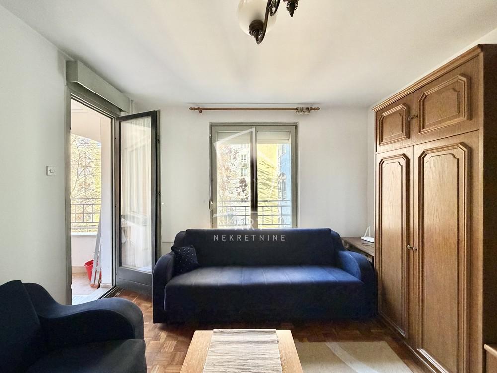 Stan na prodaju u Beogradu, Zemun, dvosoban, 51m2, cena 190000 evra