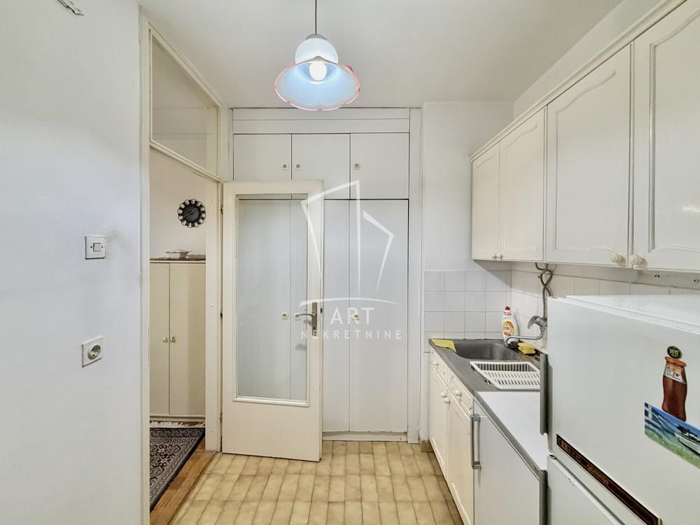 Stan na prodaju u Beogradu, Zemun, dvosoban, 51m2, cena 190000 evra