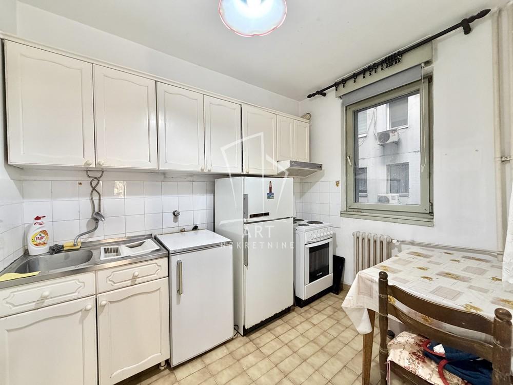 Stan na prodaju u Beogradu, Zemun, dvosoban, 51m2, cena 190000 evra