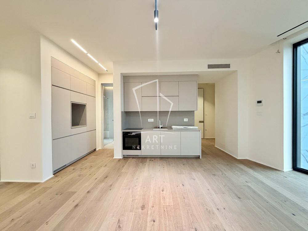 Stan na prodaju u Beogradu, Stari grad, trosoban, 99m2, cena 960000 evra