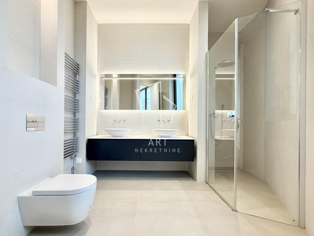 Stan na prodaju u Beogradu, Stari grad, trosoban, 99m2, cena 960000 evra