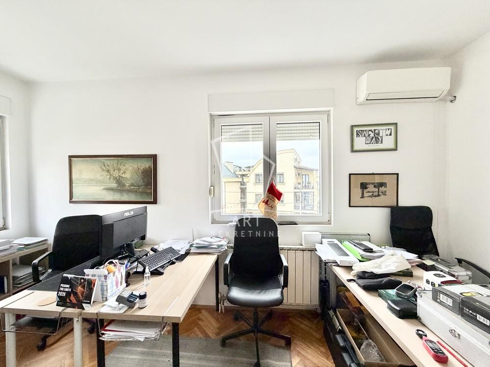 Stan na prodaju u Beogradu, Dedinje, cetvorosoban, 117m2, cena 468000 evra