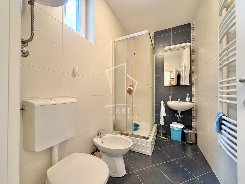 Stan na prodaju u Beogradu, Zvezdara, cetvorosoban, 99m2, cena 34300 evra