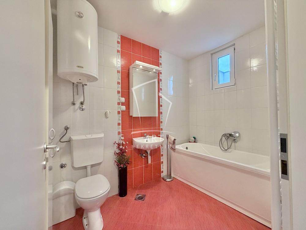 Stan na prodaju u Beogradu, Zvezdara, cetvorosoban, 99m2, cena 34300 evra