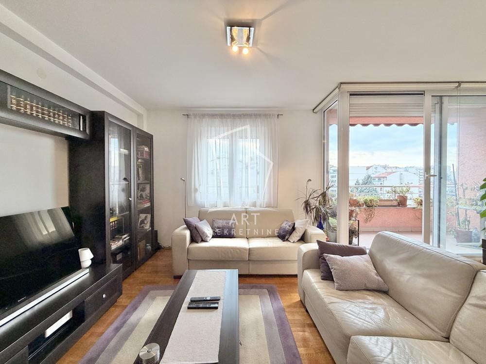 Stan na prodaju u Beogradu, Zvezdara, cetvorosoban, 99m2, cena 34300 evra