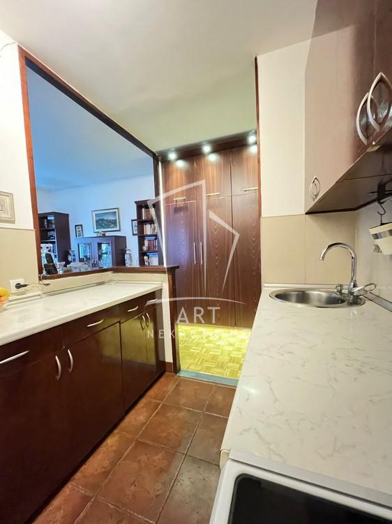 Stan na prodaju u Beogradu, Novi Beograd, troiposoban, 74m2, cena 249000 evra