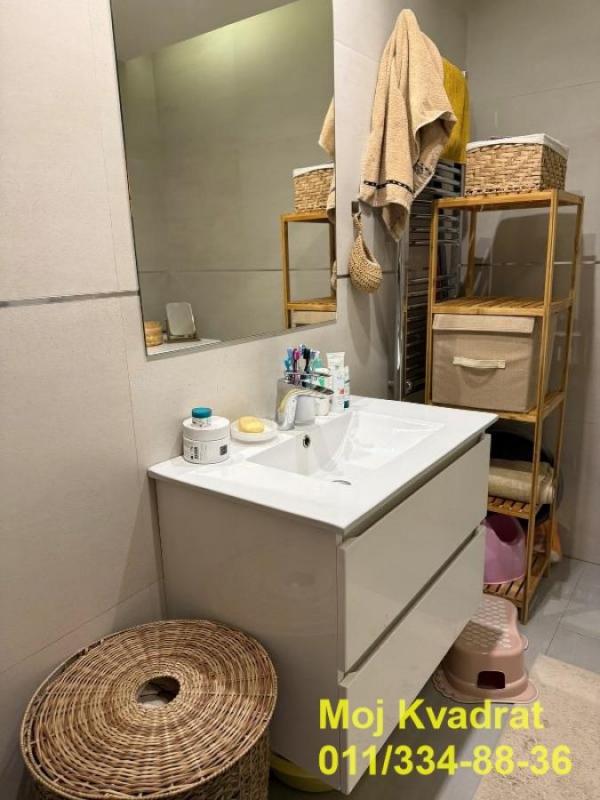 Stan na prodaju u Beogradu, Banovo brdo, dvosoban, 55m2, cena 175000 evra