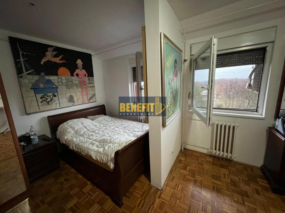 Stan na prodaju u Beogradu, Banovo brdo, trosoban, 96m2, cena 335000 evra