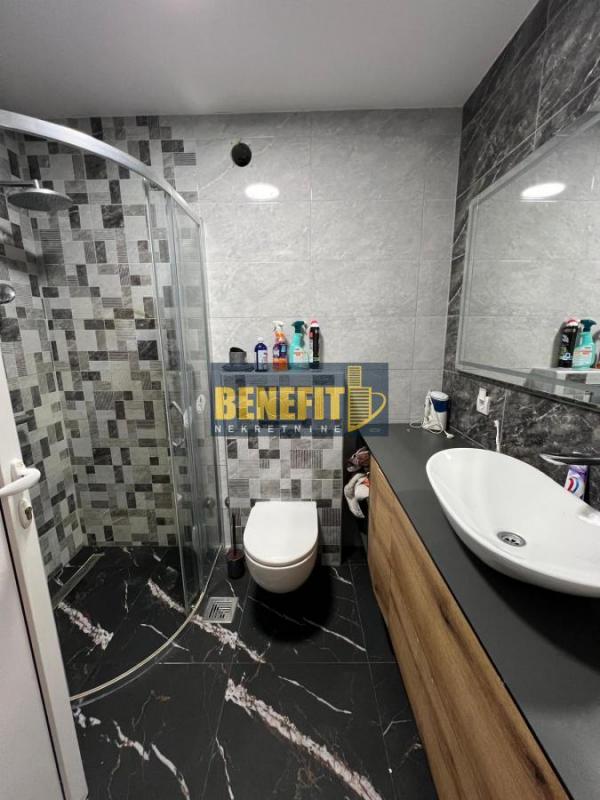 Stan na prodaju u Beogradu, Banovo brdo, trosoban, 96m2, cena 335000 evra