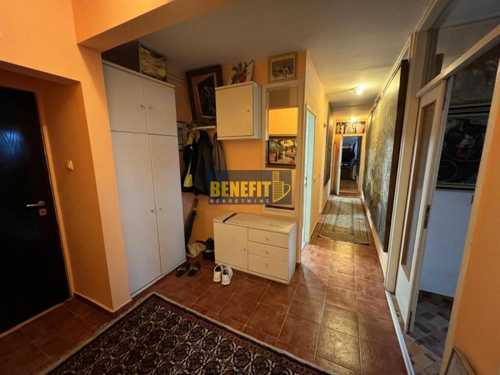 Stan na prodaju u Beogradu, Banovo brdo, trosoban, 96m2, cena 335000 evra