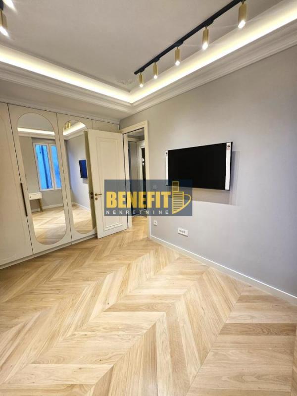 Stan na prodaju u Beogradu, Vračar (Centar), cetvorosoban, 100m2, cena 550000 evra