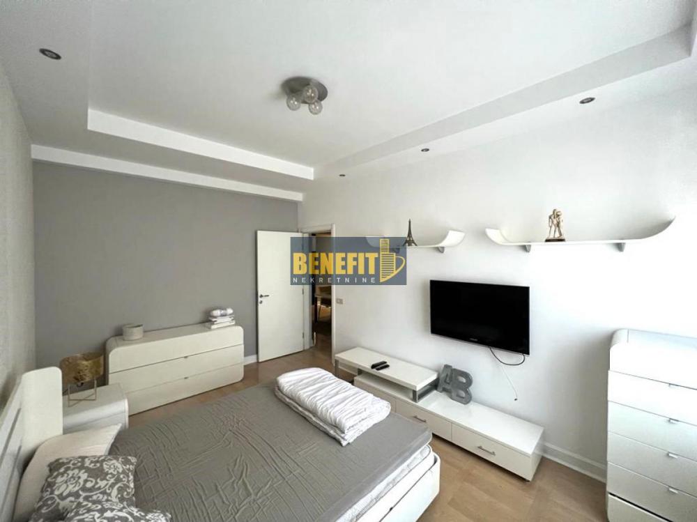 Stan na prodaju u Beogradu, Crveni Krst, trosoban, 77m2, cena 315000 evra