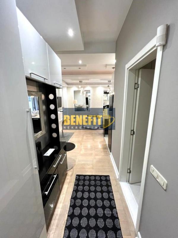 Stan na prodaju u Beogradu, Crveni Krst, trosoban, 77m2, cena 315000 evra