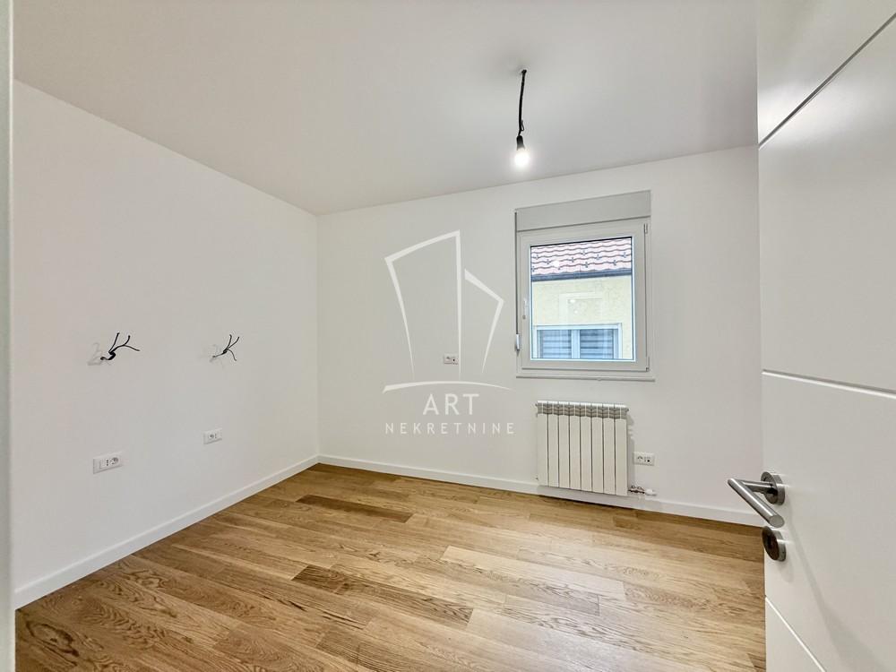 Stan na prodaju u Beogradu, Pašino brdo, dvoiposoban, 60m2, cena 230000 evra