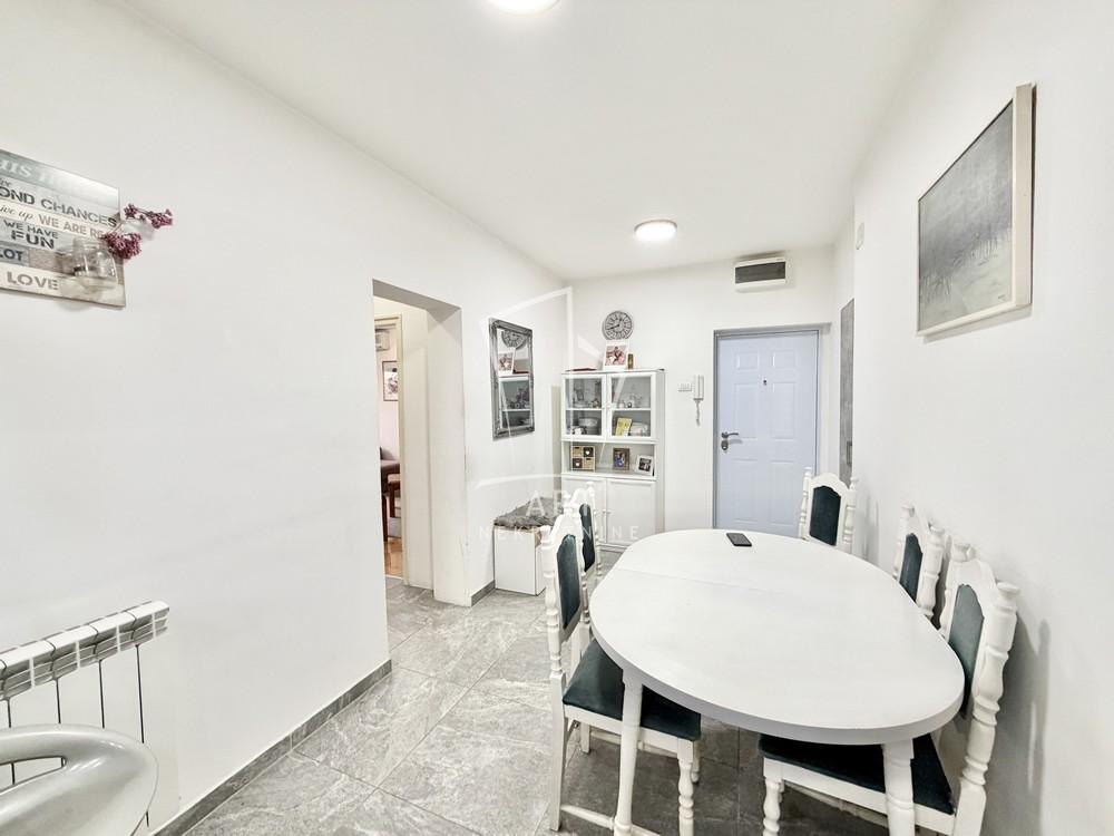 Stan na prodaju u Beogradu, Karaburma, dvosoban, 50m2, cena 152500 evra