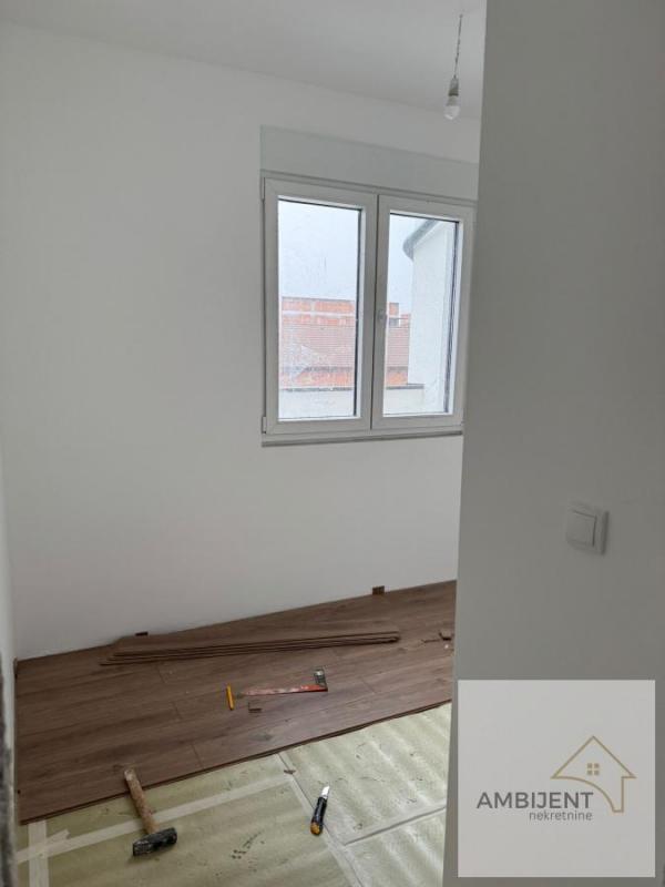 Stan na prodaju u Beogradu, Surčin, dvoiposoban, 55m2, cena 100000 evra