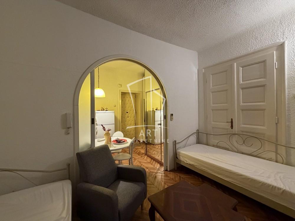 Stan na prodaju u Beogradu, Savski venac, jednosoban, 24m2, cena 144000 evra