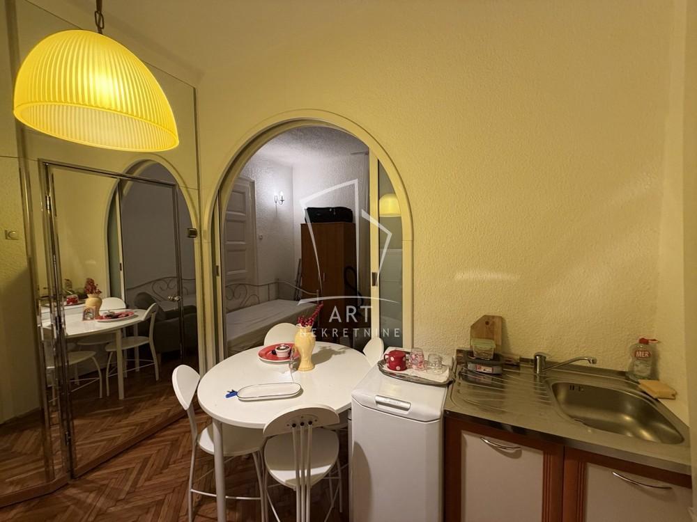 Stan na prodaju u Beogradu, Savski venac, jednosoban, 24m2, cena 144000 evra