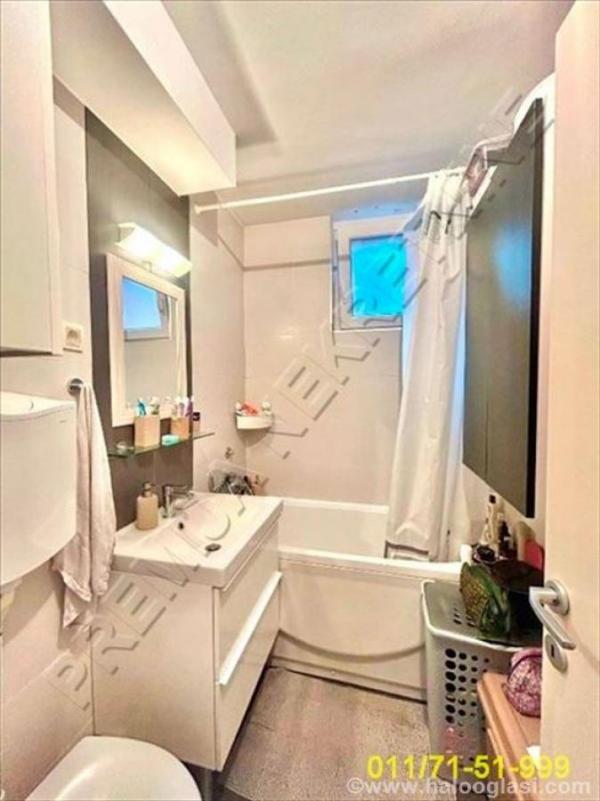 Stan na prodaju u Beogradu, Medaković 3, trosoban, 75m2, cena 209000 evra