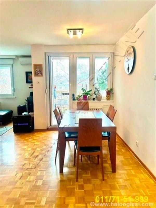 Stan na prodaju u Beogradu, Medaković 3, trosoban, 75m2, cena 209000 evra