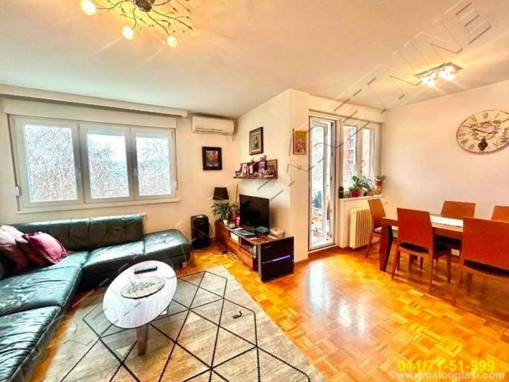 Stan na prodaju u Beogradu, Medaković 3, trosoban, 75m2, cena 209000 evra