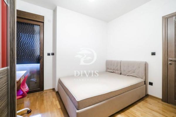 Stan na prodaju u Beogradu, Zvezdara, dvoiposoban, 60m2, cena 240000 evra