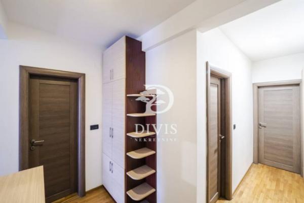 Stan na prodaju u Beogradu, Zvezdara, dvoiposoban, 60m2, cena 240000 evra