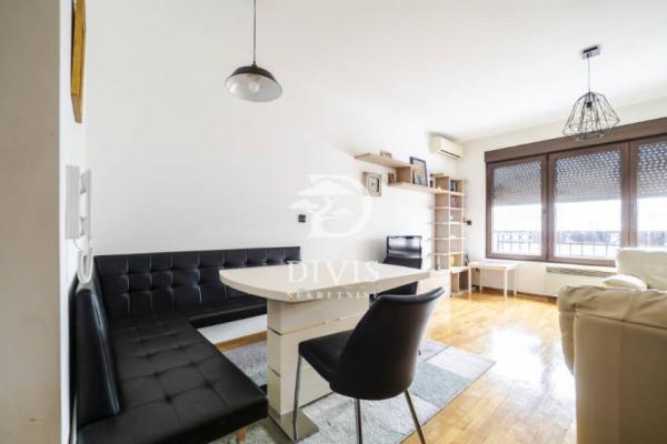 Stan na prodaju u Beogradu, Zvezdara, dvoiposoban, 60m2, cena 240000 evra