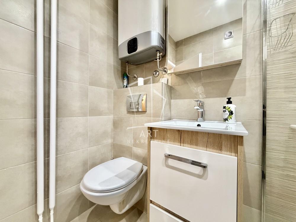 Stan na prodaju u Beogradu, Novi Beograd blok 45 (TC Enjub), dvosoban, 50m2, cena 200000 evra