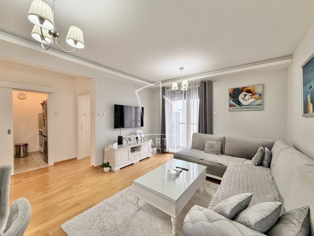 Stan na prodaju u Beogradu, Pašino brdo, trosoban, 61m2, cena 230000 evra