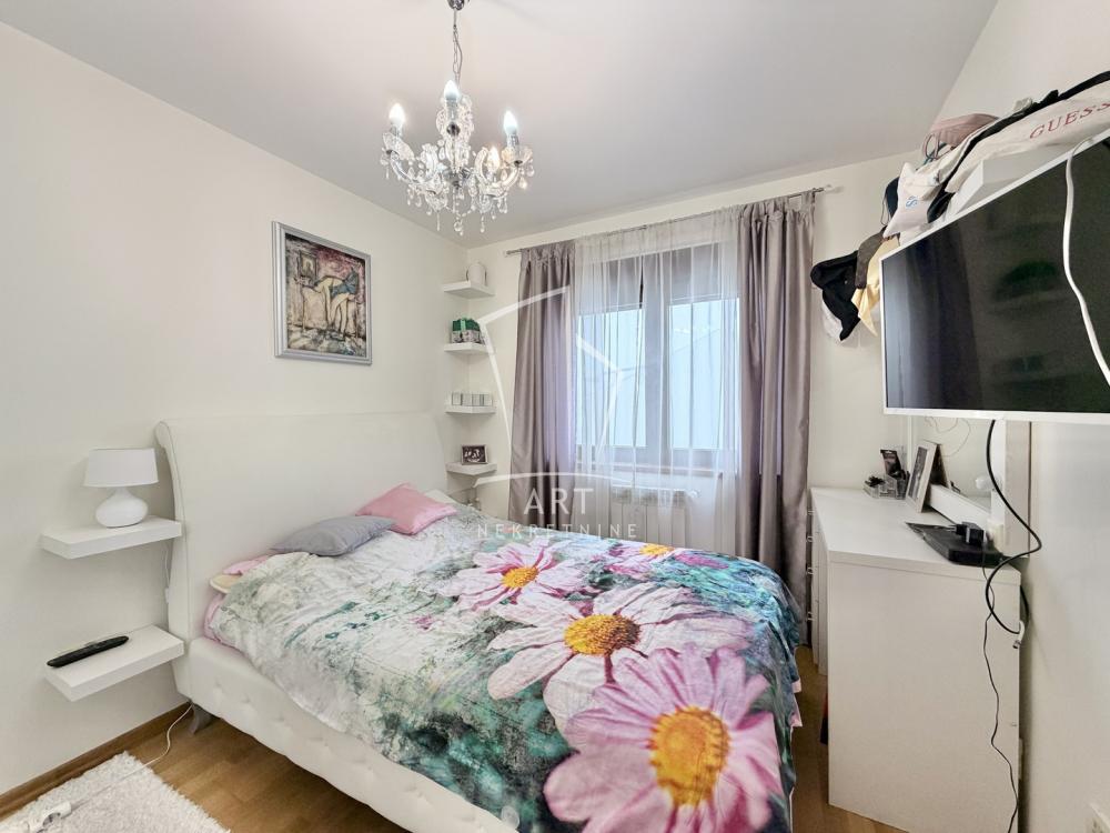 Stan na prodaju u Beogradu, Pašino brdo, trosoban, 61m2, cena 230000 evra