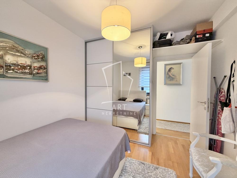 Stan na prodaju u Beogradu, Pašino brdo, trosoban, 61m2, cena 230000 evra