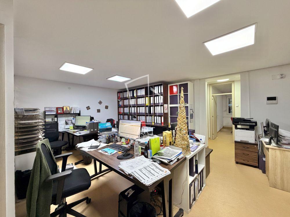 Stan na prodaju u Beogradu, Novi Beograd, troiposoban, 85m2, cena 292000 evra