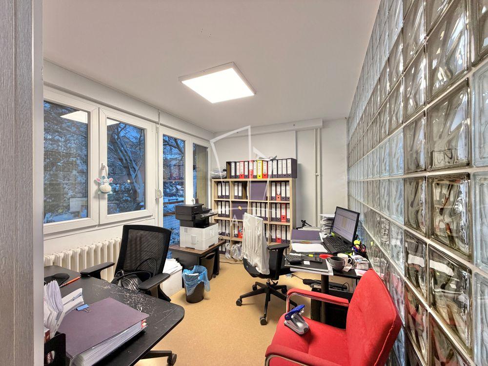 Stan na prodaju u Beogradu, Novi Beograd, troiposoban, 85m2, cena 292000 evra