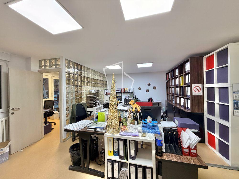 Stan na prodaju u Beogradu, Novi Beograd, troiposoban, 85m2, cena 292000 evra