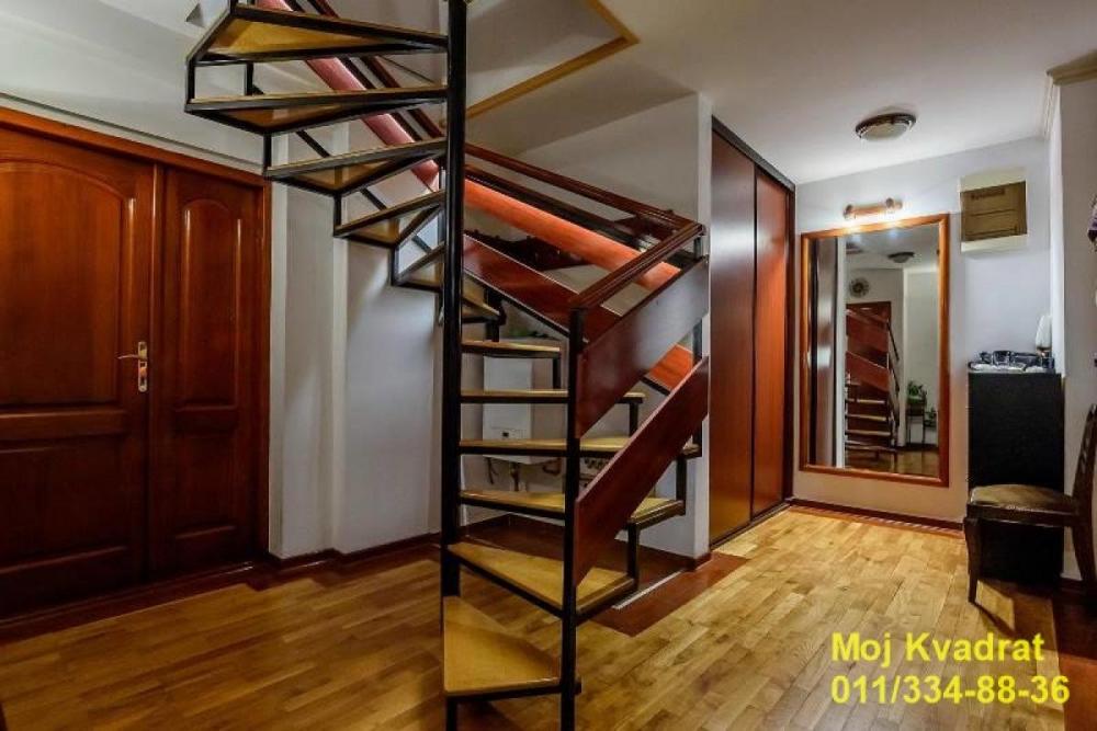 Stan na prodaju u Beogradu, Gundulićev venac, cetvorosoban, 104m2, cena 450000 evra