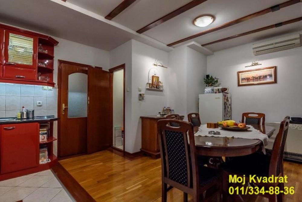 Stan na prodaju u Beogradu, Gundulićev venac, cetvorosoban, 104m2, cena 450000 evra