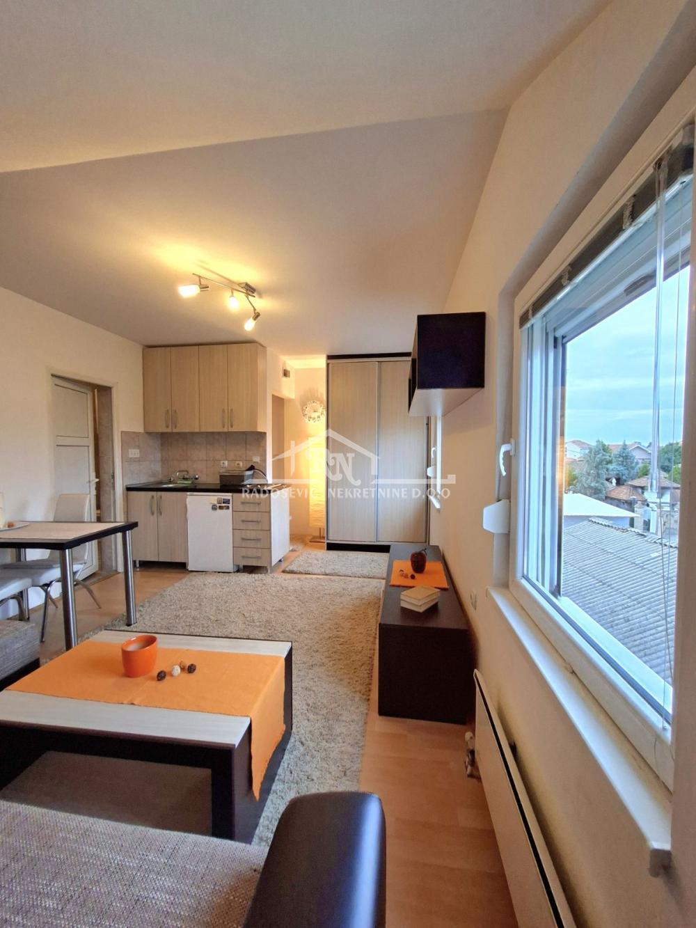 Stan na prodaju u Beogradu, Borča, 25m2, cena 44000 evra