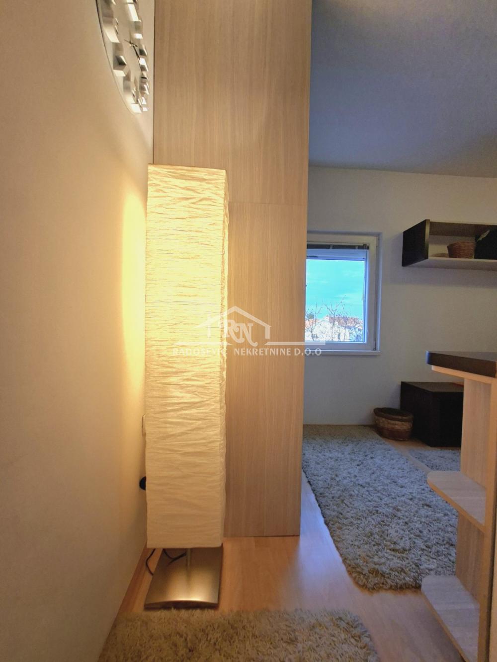 Stan na prodaju u Beogradu, Borča, 25m2, cena 44000 evra