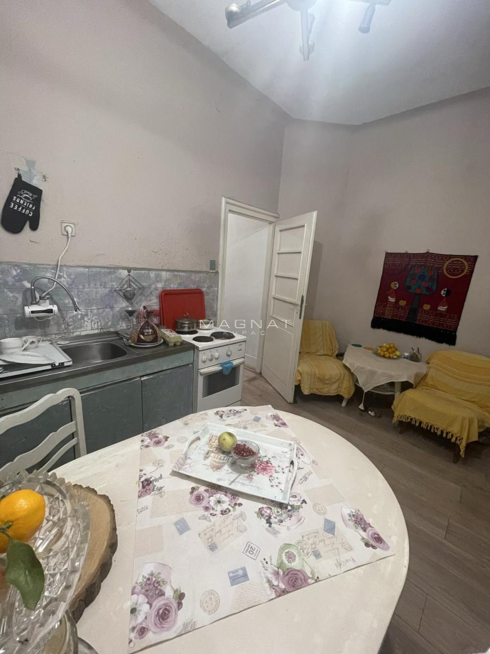 Stan na prodaju u Beogradu, Stari grad, troiposoban, 97m2, cena 343000 evra