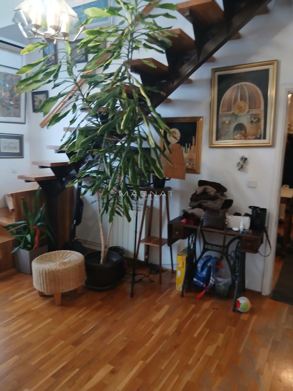 Stan na prodaju u Beogradu, Vračar, cetvorosoban, 120m2, cena 350000 evra