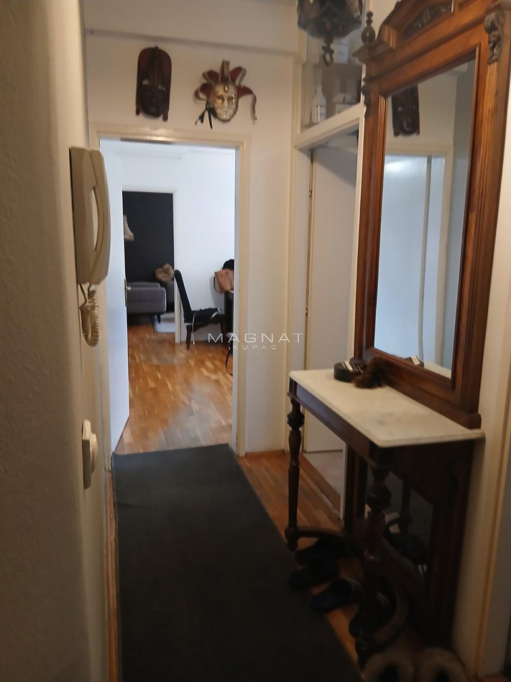 Stan na prodaju u Beogradu, Vračar, cetvorosoban, 120m2, cena 350000 evra