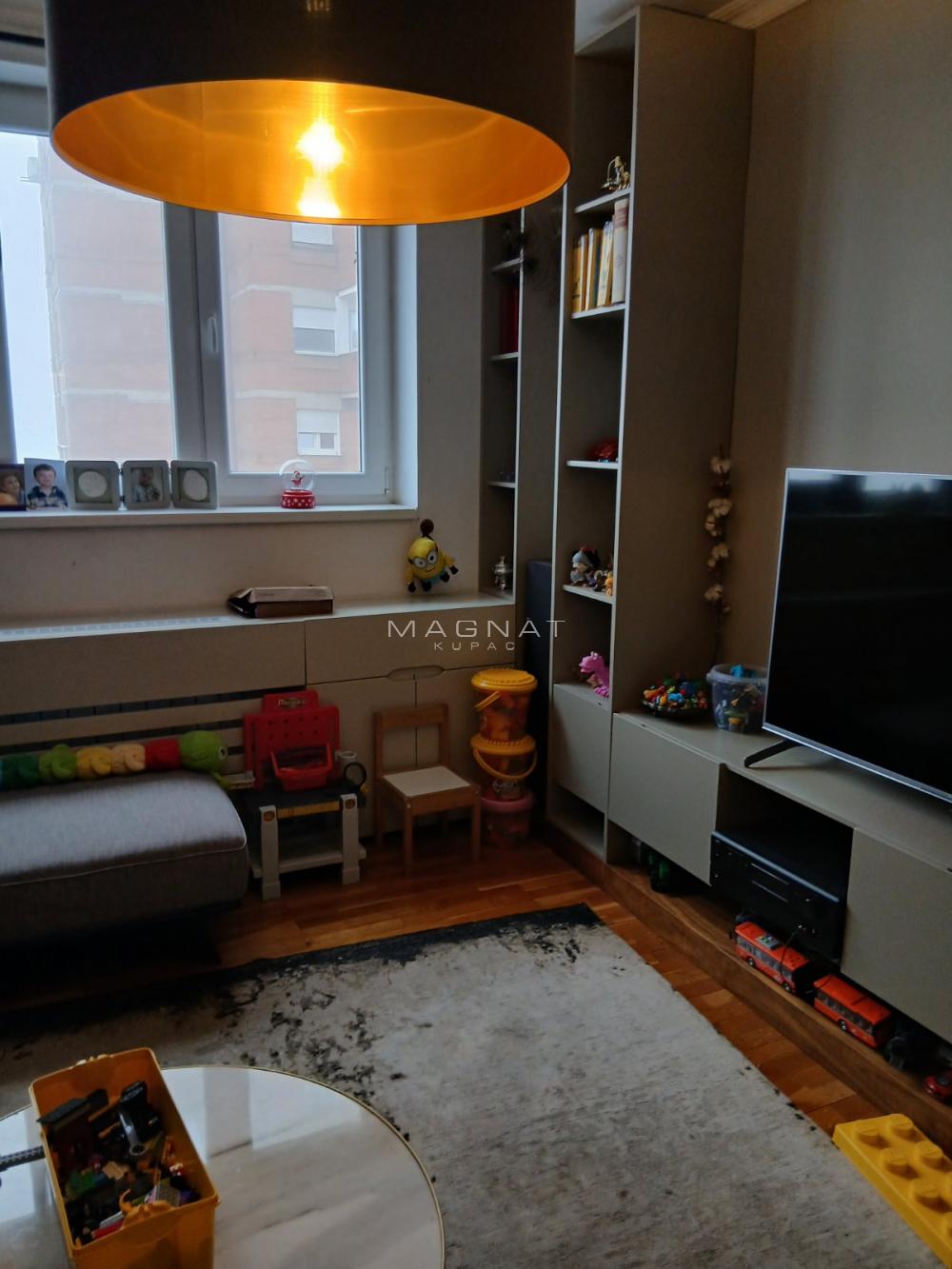 Stan na prodaju u Beogradu, Vračar, cetvorosoban, 120m2, cena 350000 evra