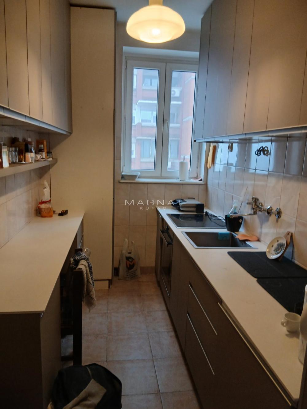 Stan na prodaju u Beogradu, Vračar, cetvorosoban, 120m2, cena 350000 evra