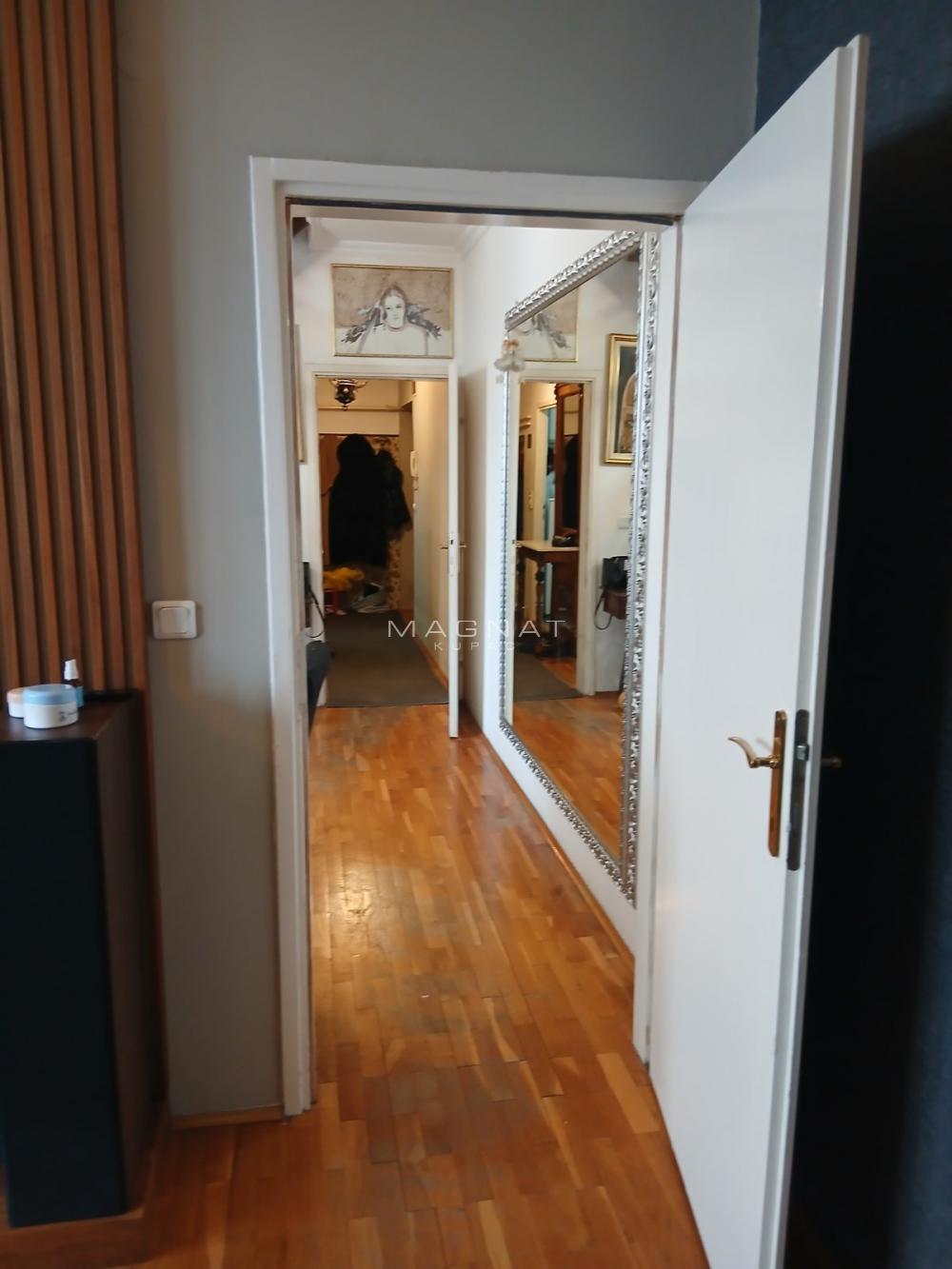 Stan na prodaju u Beogradu, Vračar, cetvorosoban, 120m2, cena 350000 evra