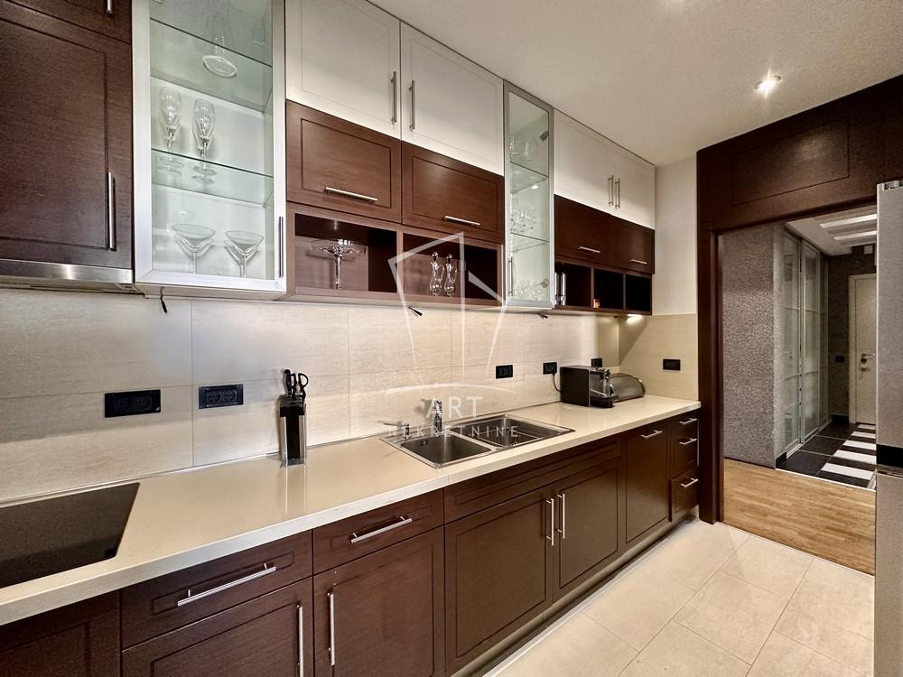 Stan na prodaju u Beogradu, Vračar, cetvorosoban, 148m2, cena 720000 evra