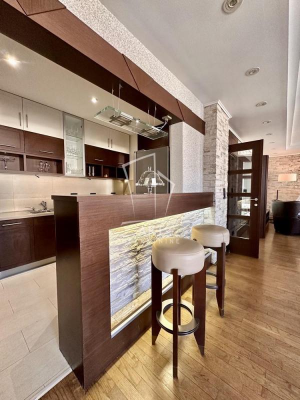 Stan na prodaju u Beogradu, Vračar, cetvorosoban, 148m2, cena 720000 evra