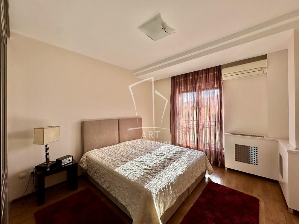 Stan na prodaju u Beogradu, Vračar, cetvorosoban, 148m2, cena 720000 evra