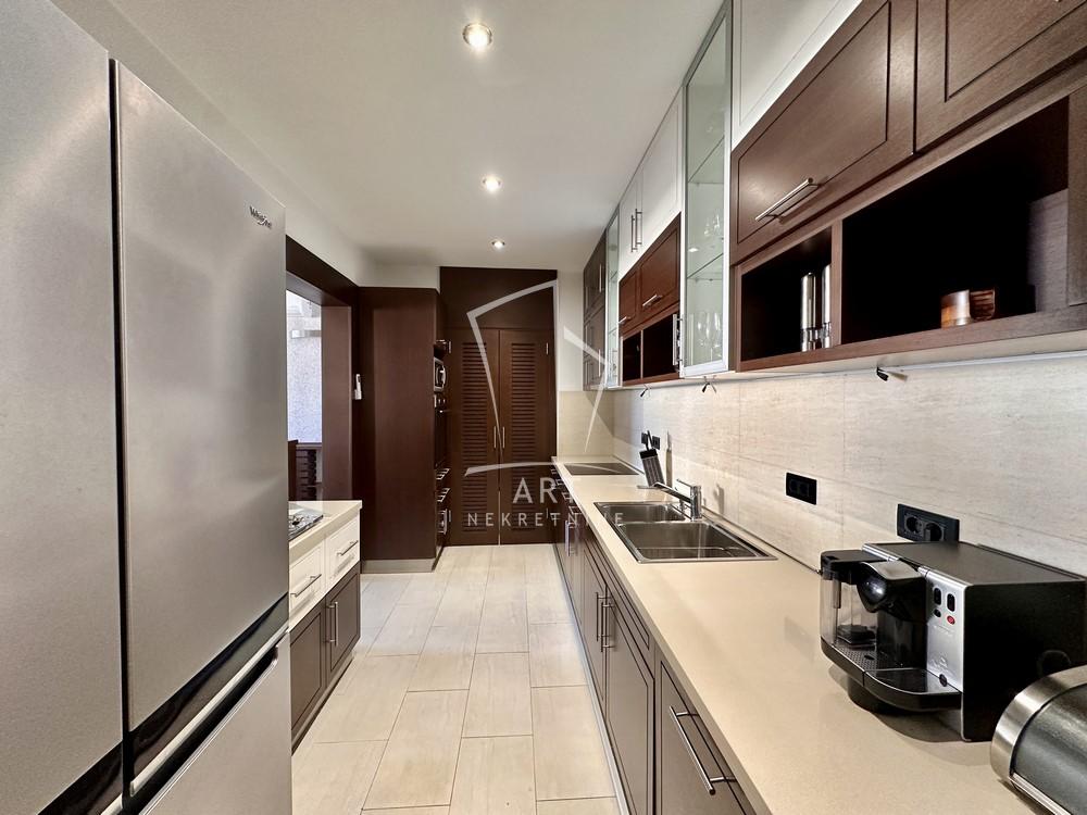 Stan na prodaju u Beogradu, Vračar, cetvorosoban, 148m2, cena 720000 evra