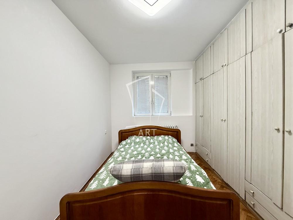 Stan na prodaju u Beogradu, Miljakovac, trosoban, 52m2, cena 169000 evra